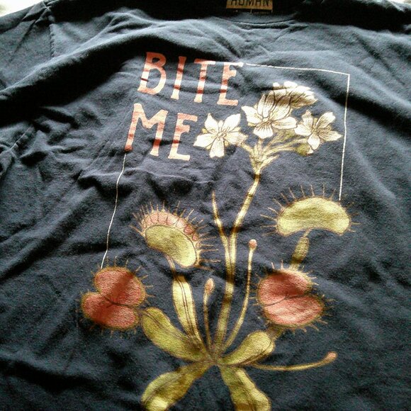 "BITE ME" Venus Flytrap Tee - Picture 2 of 3